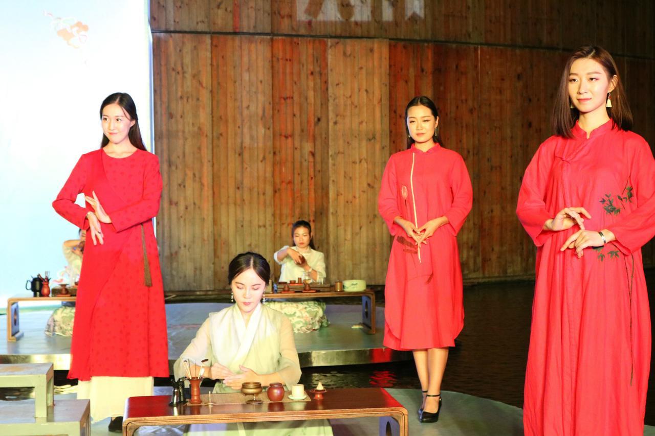 China Community Culture & Art Hotel Qingdao Bagian luar foto
